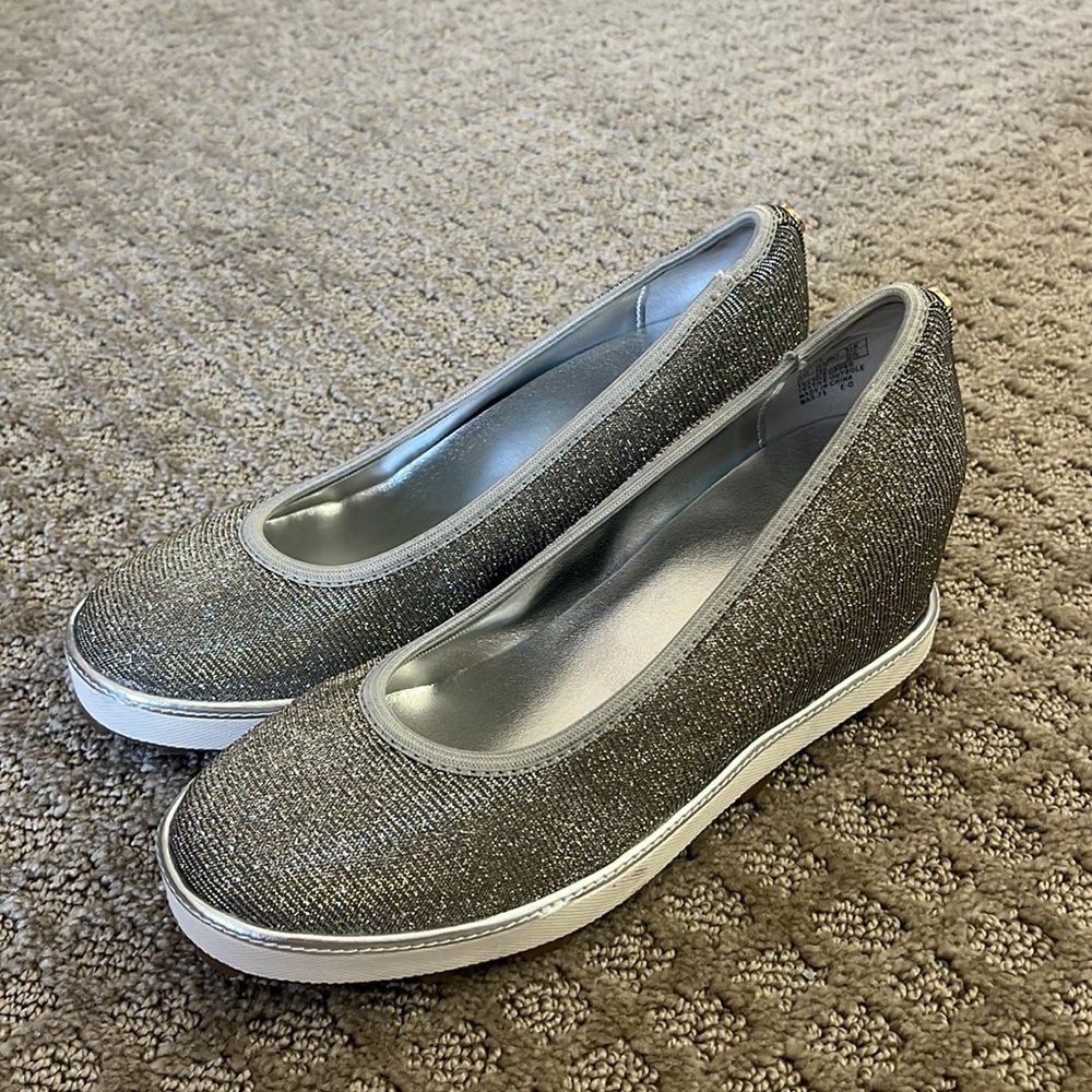 • stuwart weitzman • girls platform tennis shoe